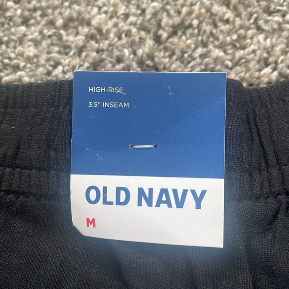 Old Navy Black High-Rise Shorts - Picture 3 of 4